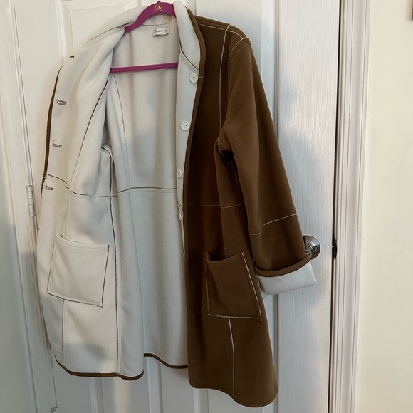 Beautiful and soft faux shearling. 3/4 length, light coat. NWOT. Size L - Picture 4 of 7